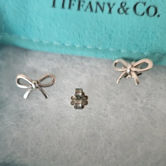 Tiffany & Co. Silver Bow Necklace - Picture 6 of 6